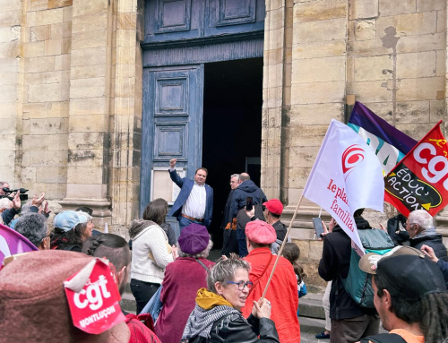 Audience de « Murmures de la Cité » contre la presse à Moulins.